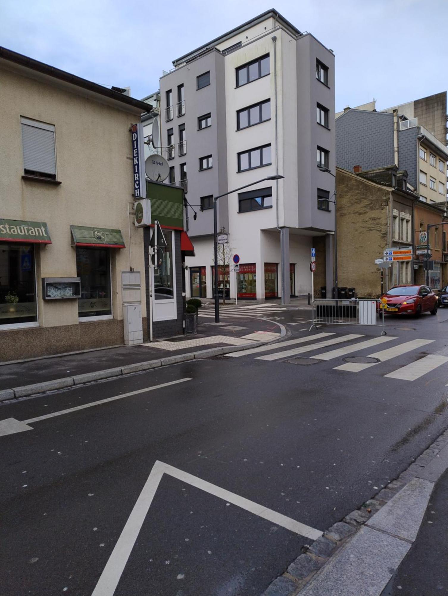 Elegant Room - Steps From Luxembourg Train Station Exterior photo